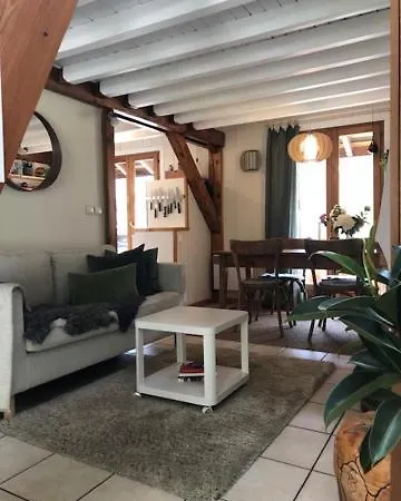 2 Bedroom Planards Apartment *