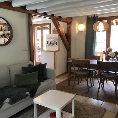 2 Bedroom Planards Apartment *