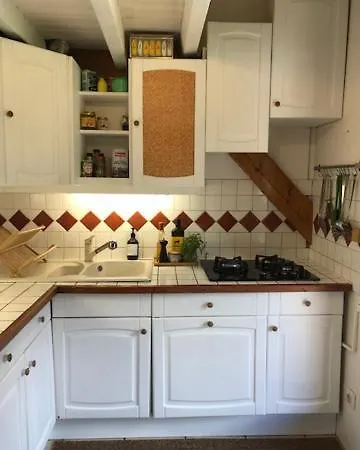 2 Bedroom Planards Apartment *